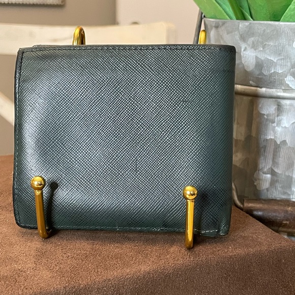 *Authenticity Card Included* Prada Dark Green Bifold Men’s Wallet - Picture 4 of 15